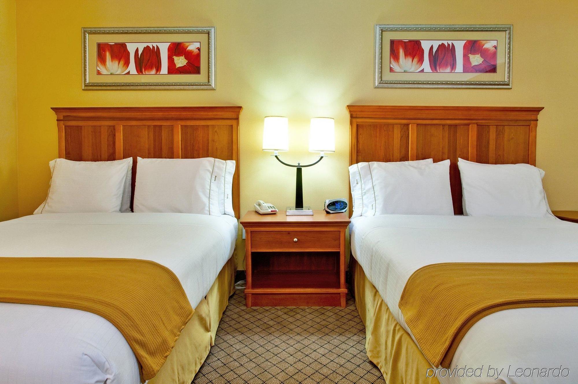 Holiday Inn Express Hurricane Mills Waverly By Ihg Exterior foto